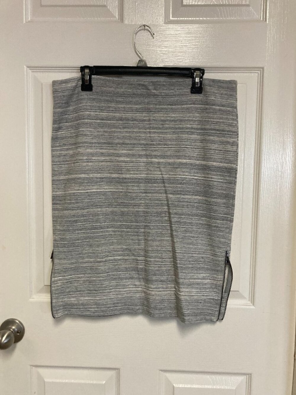 LOFT skirt grey size large Women's